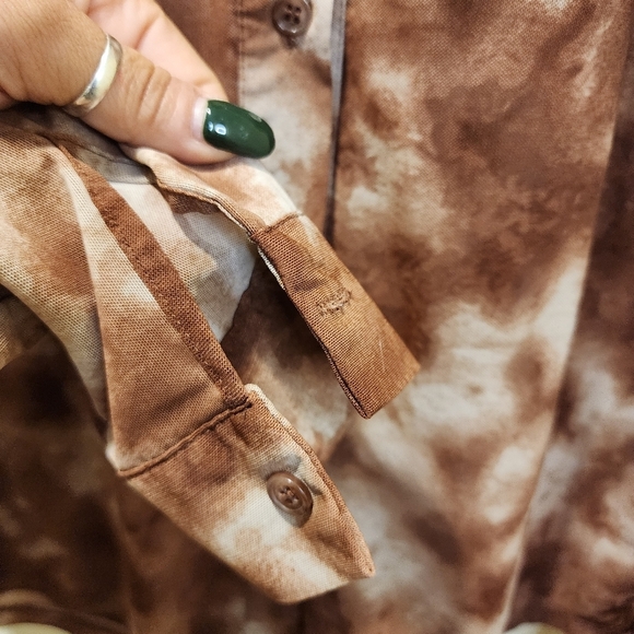 Forever 21 Women's Brown Tie Dye button Down shirt size S - Picture 5 of 9